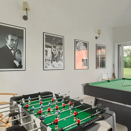 Villa Beautiful Village With Tennis Court In Tinj *