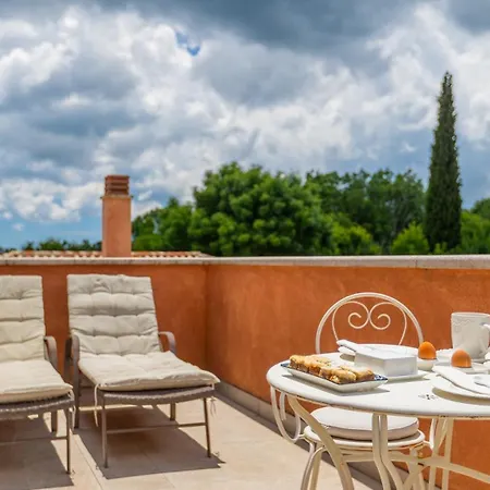 Beautiful Village With Tennis Court In Tinj Villa *